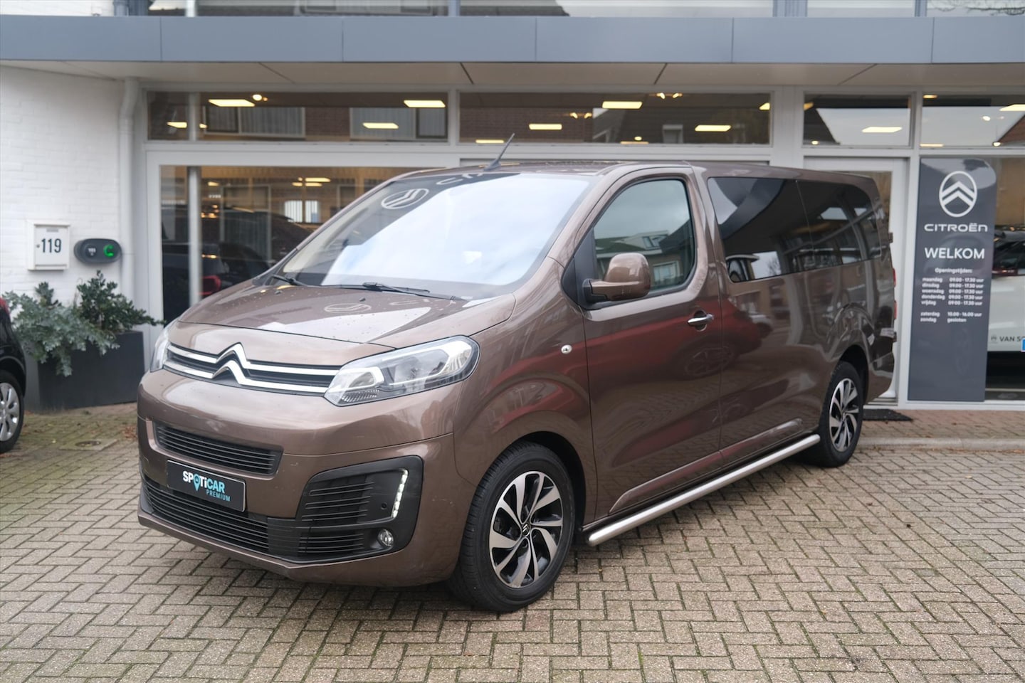 Citroën Jumpy - XL BlueHDi 180 Automaat Xenon | Navi | Elektr Schuifdeur | Trekhaak - AutoWereld.nl