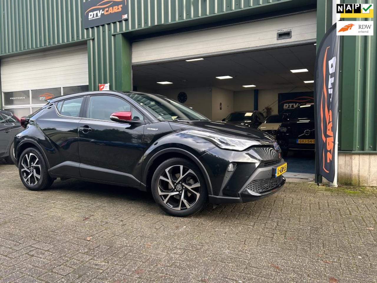 Toyota C-HR - 1.8 Hybrid Dynamic Automaat camera trekhaak - AutoWereld.nl