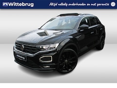 Volkswagen T-Roc - 1.5 TSI 150pk R-Line DSG / Panoramadak / 2x R-LINE / 19" LMV / Trekhaak Afneembaar / Digit