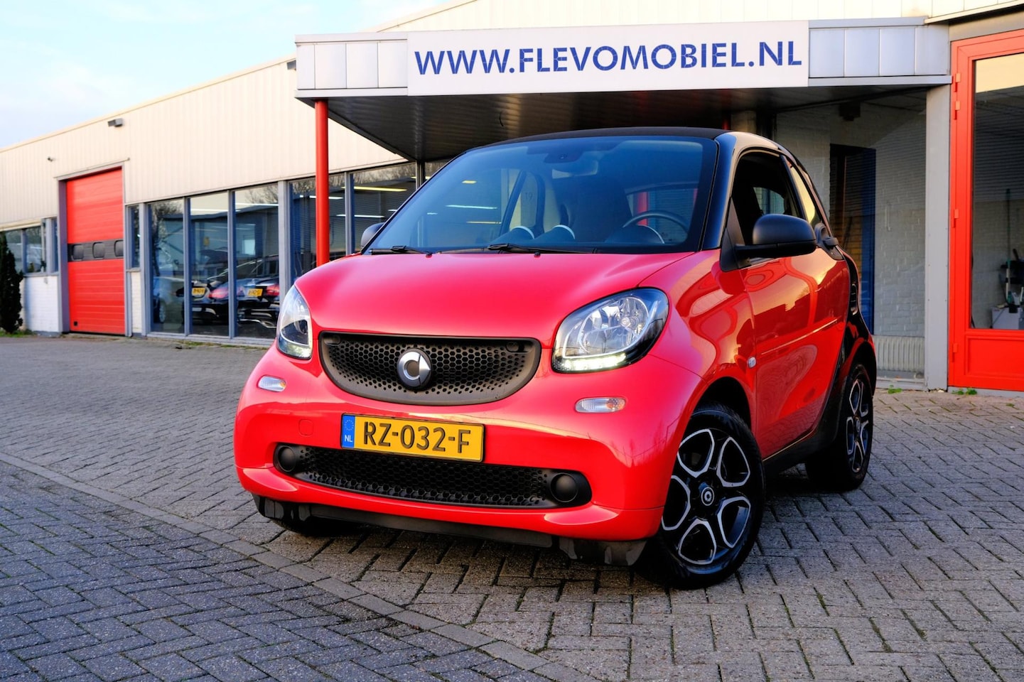 Smart Fortwo - 1.0 Pure Aut. Clima|Cruise|LMV - AutoWereld.nl