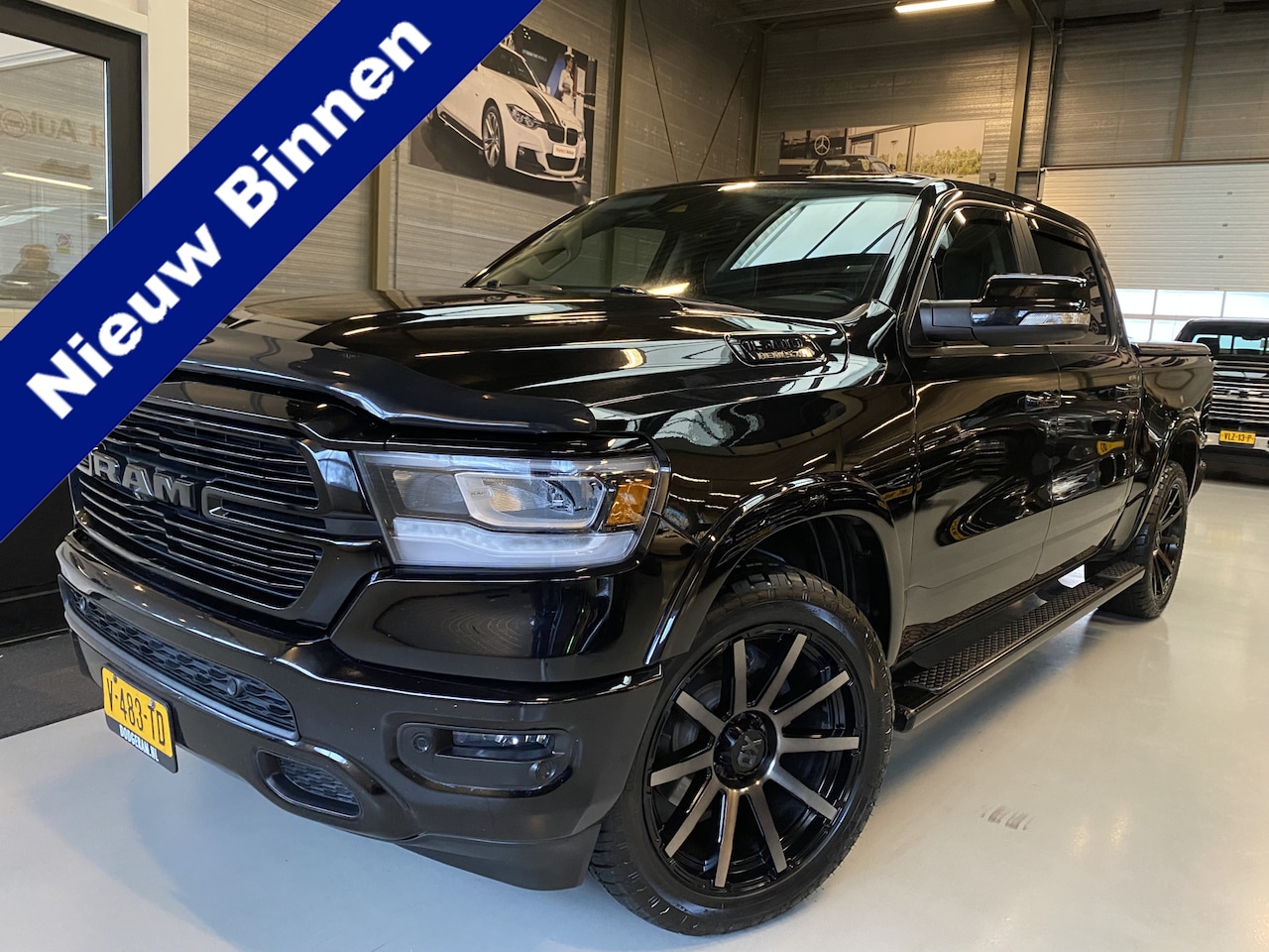 Dodge Ram 1500 - 5.7 V8 4x4 Crew Cab Laramie Adaptive Cruise, Pano, Leder - AutoWereld.nl