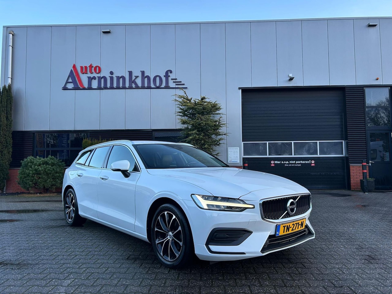 Volvo V60 - 2.0 D4 Momentum 2.0 D4 Momentum - AutoWereld.nl