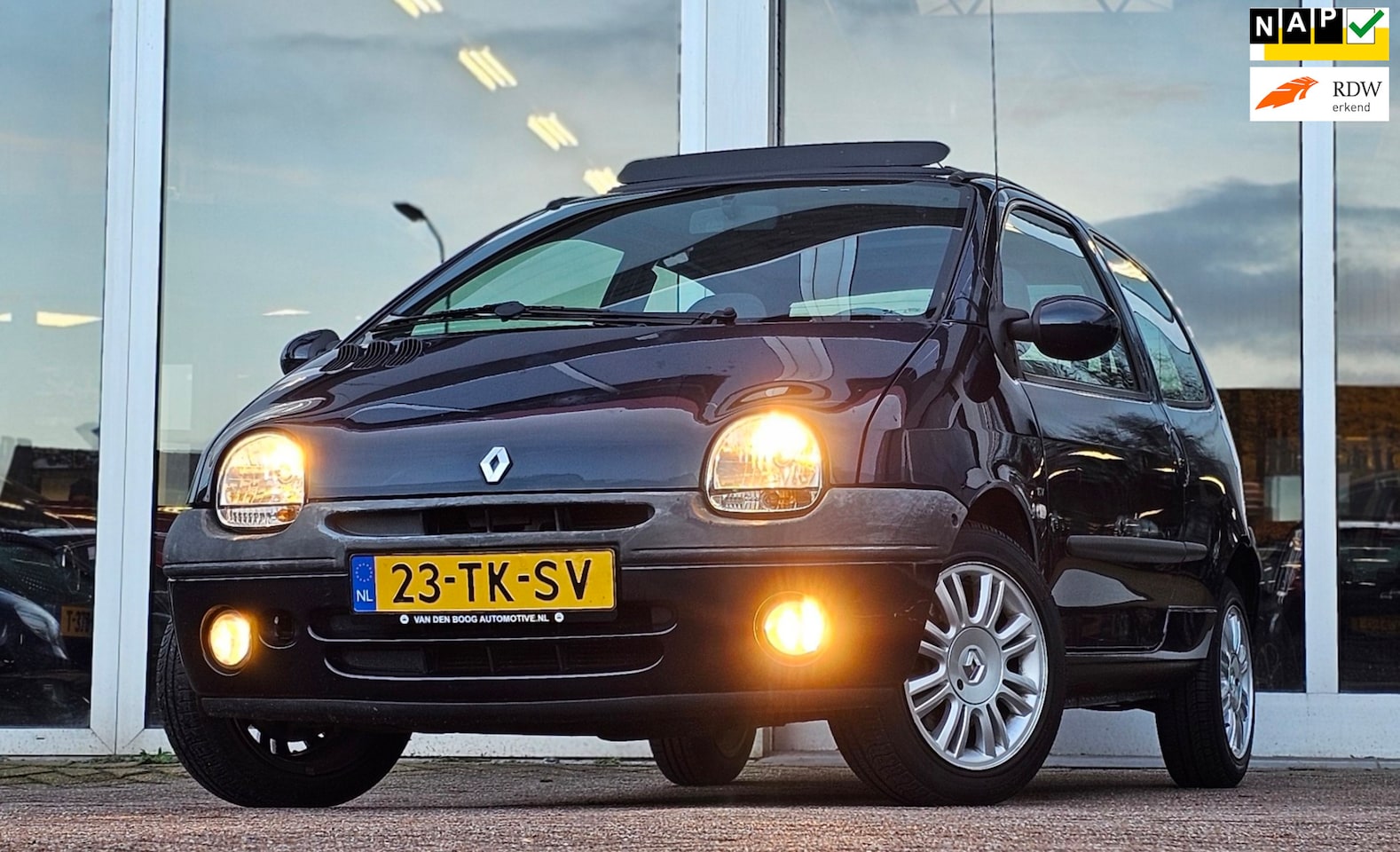 Renault Twingo - 1.2-16V Paris Airco Opendak 3e Eigenaar APK 10-2025! - AutoWereld.nl