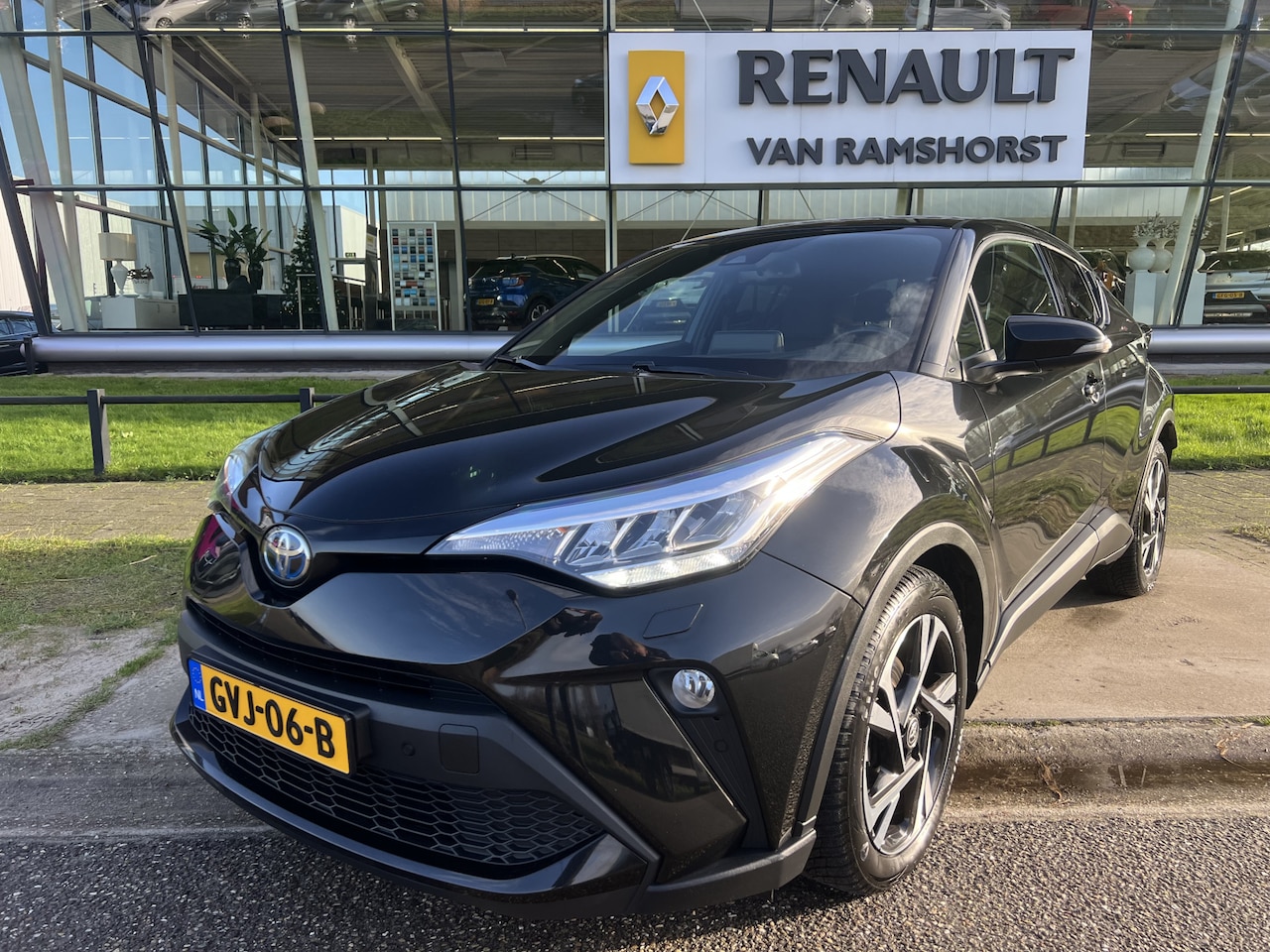 Toyota C-HR - 2.0 Hybrid Dynamic / 184PK / Climate / Adaptive Cruise / Stoel+Stuurverw. / Applecarplay - - AutoWereld.nl