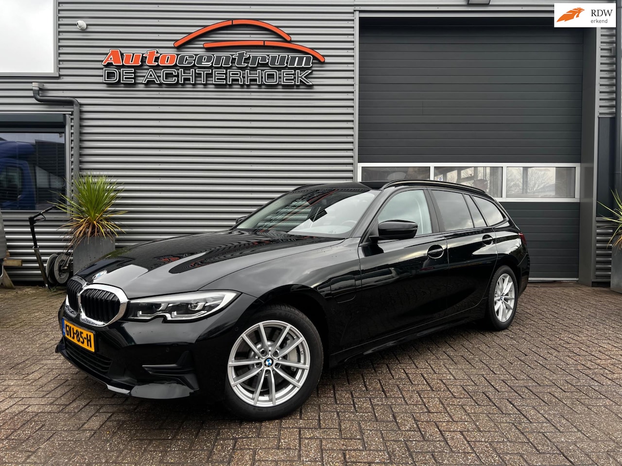 BMW 3-serie Touring - 330e|Sport Interieur|LED|NAVI - AutoWereld.nl