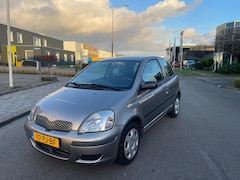 Toyota Yaris - 1.0 VVT-i Idols MMT ( AUTOMAAT) 143.000 KM N.A.P