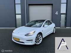 Tesla Model 3 - Long Range AWD 75 kWh Pearl White in BTW Pano