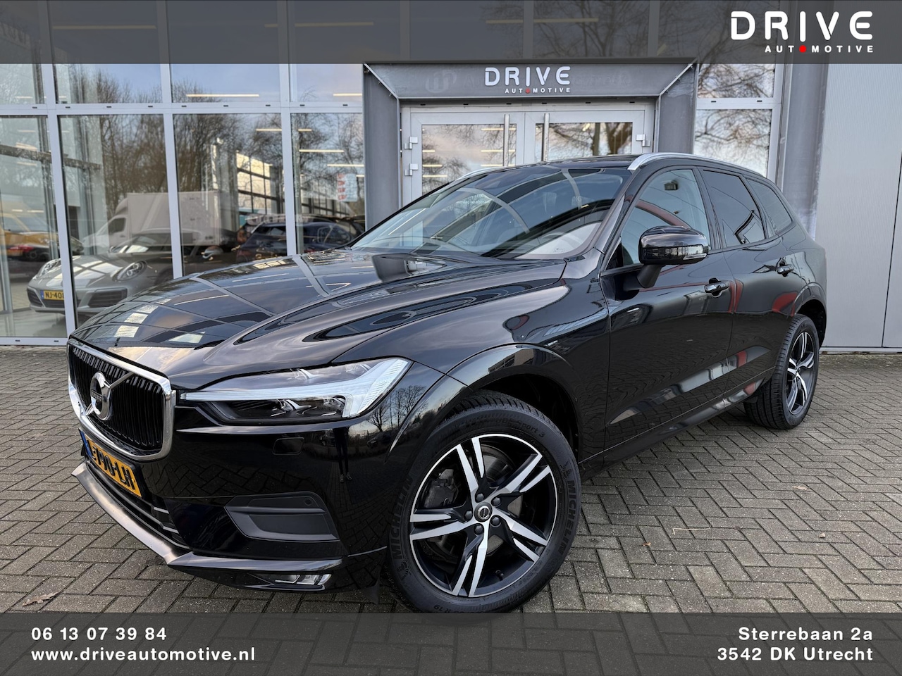 Volvo XC60 - 2.0 B5 Momentum Exclusive |Pano|Carplay|Leer|HUD|El.Trekhaak|19"R-Design|Harman/Kardon| - AutoWereld.nl