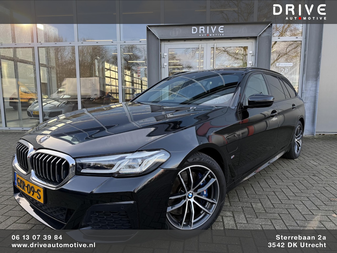 BMW 5-serie Touring - 530e High Executive M-Sport |Pano|Leer|Carplay|El.Trekhaak| - AutoWereld.nl