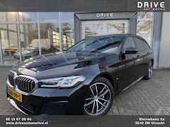 BMW 5-serie Touring - 530e High Executive M-Sport |Pano|Leer|Carplay|El.Trekhaak|