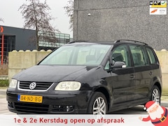 Volkswagen Touran - 1.6-16V FSI Trendline | Airco | Trekhaak | 16 inch |