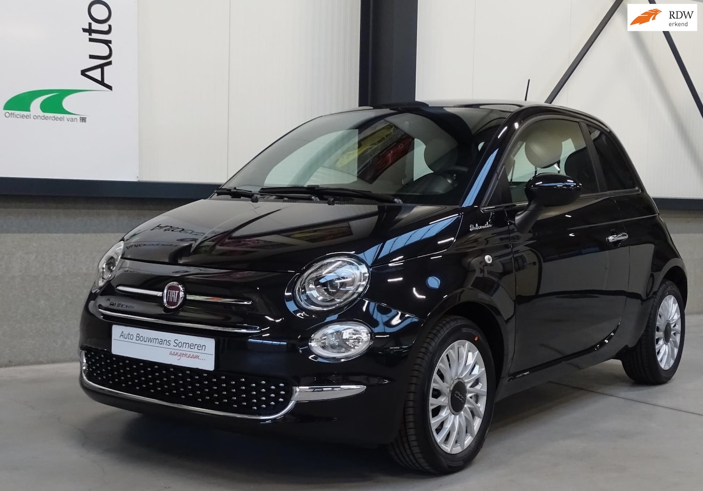 Fiat 500 - 1.0 HYBRID 'DOLCE VITA" - LAGE KM !! - AIRCO/CRUISE/PARK SENS. /BLUE AND ME/ LM VELGEN/ - AutoWereld.nl