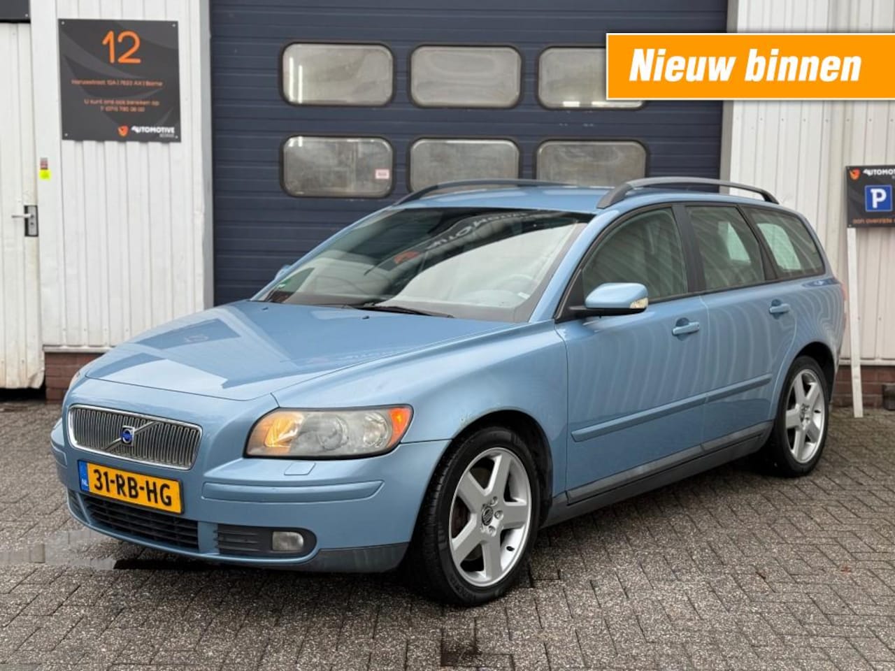 Volvo V50 - 2.5 T5 EXCLUSIVE / 5 CILINDER / AUTO AIRCO / ST-VER / CRUISE CON - AutoWereld.nl