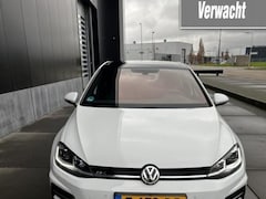 Volkswagen Golf - 1.5 TSI HL BNS R-Line Pano Virt.c. Trekhaak