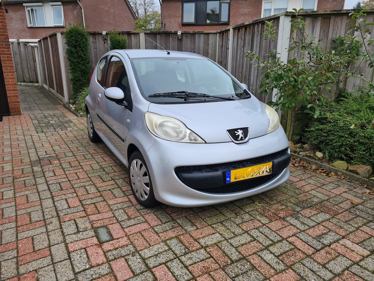 Peugeot 107 - 1.0-12V XS APK tot 27 januari 2026. . - AutoWereld.nl