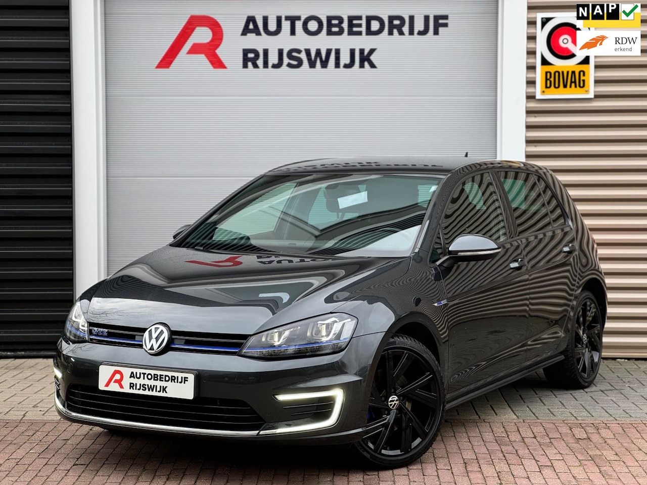 Volkswagen Golf - 1.4 TSI GTE Navi/Camera/Blindspot/Xenon - AutoWereld.nl