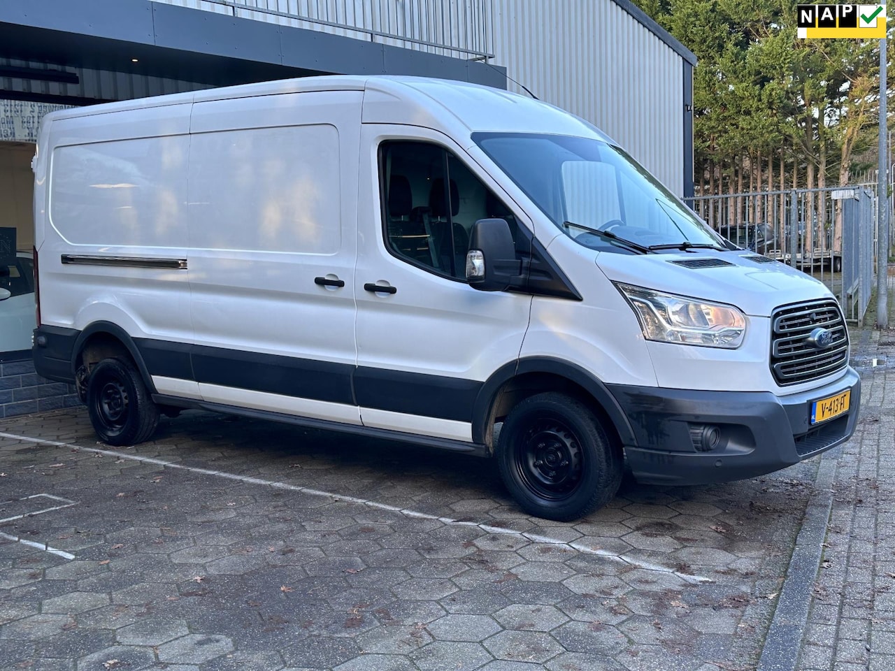 Ford Transit - 310 2.2 TDCI L3H3 Ambiente*Airco*Trekhaak* - AutoWereld.nl