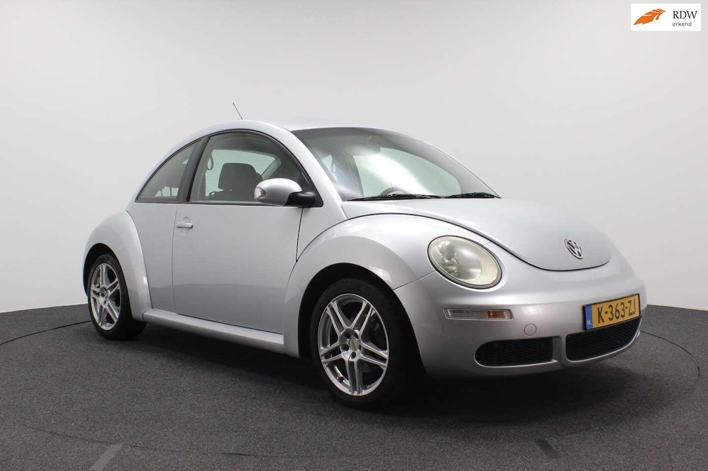 Volkswagen New Beetle - 1.4-16V Trendline | Airco | Sportvelgen | Nette auto | Goed onderhouden - AutoWereld.nl