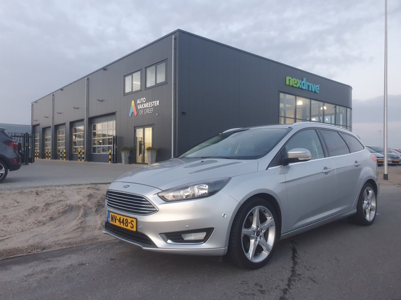 Ford Focus Wagon - 1.5 150 pk Titanium Styling-pack NL-auto - AutoWereld.nl