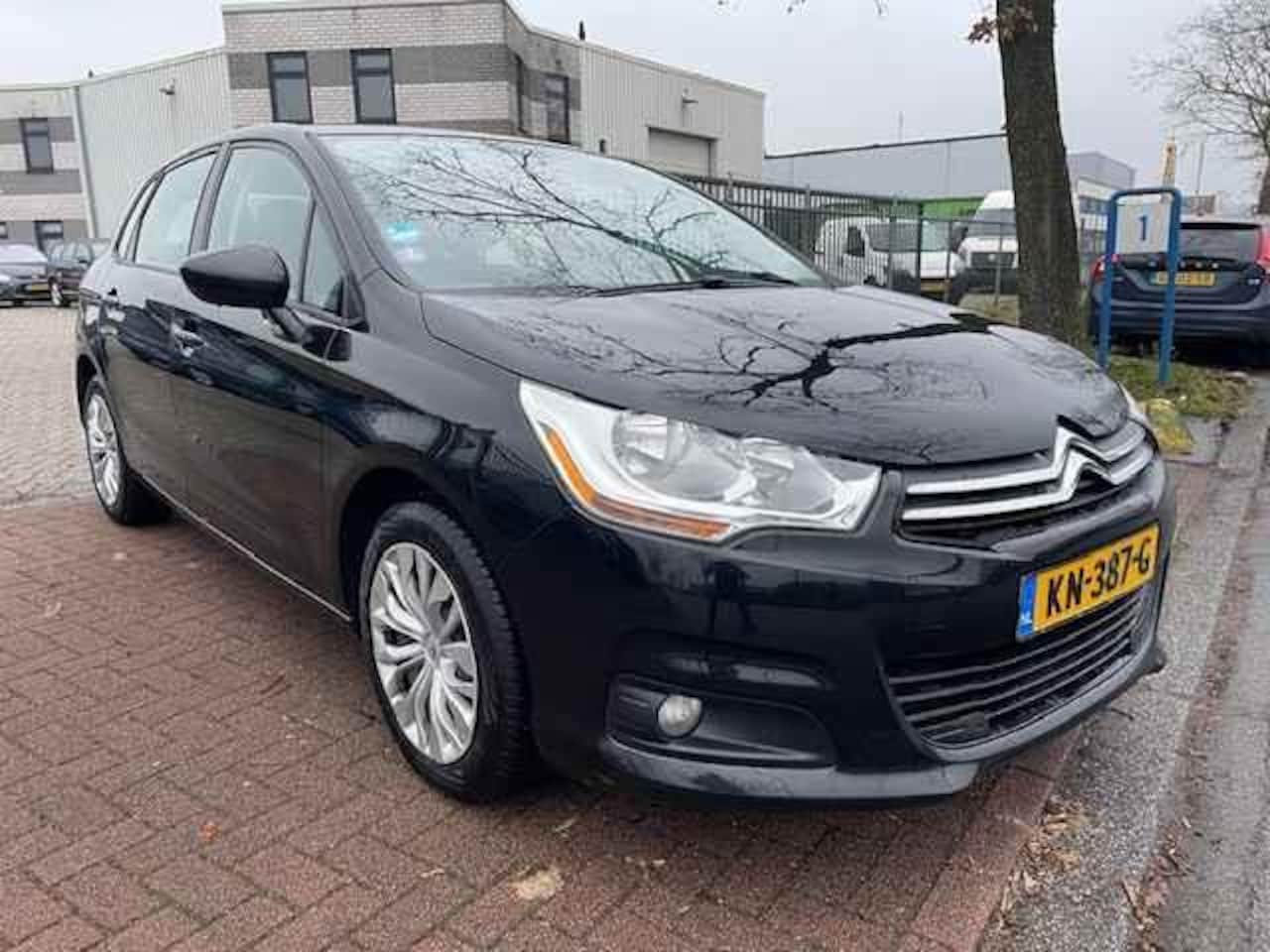 Citroën C4 - 1.4 VTi Attraction zeer mooie auto - AutoWereld.nl