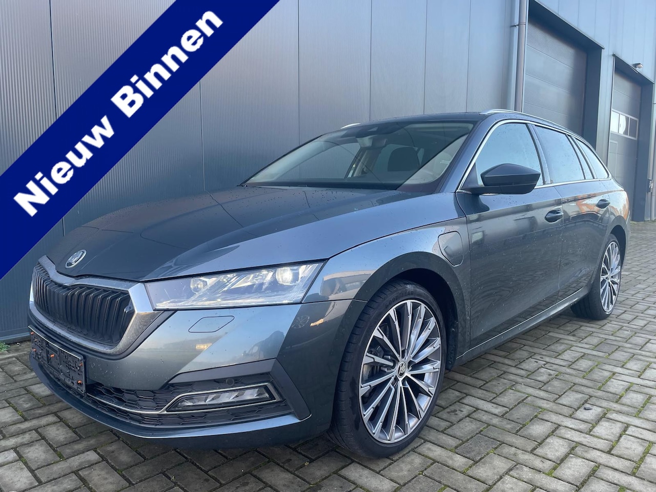 Skoda Superb Combi - 1.4 TSI iV Style hybride bj 2021 km 102.000 Dealer onderhouden - AutoWereld.nl