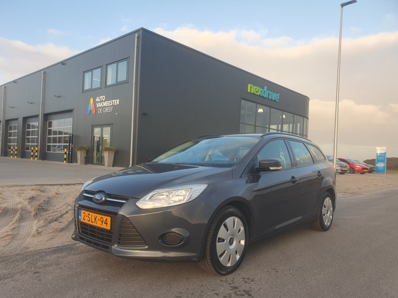 Ford Focus Wagon - 1.0 100 pk Trend Cruise-control 1e eigenaar - AutoWereld.nl