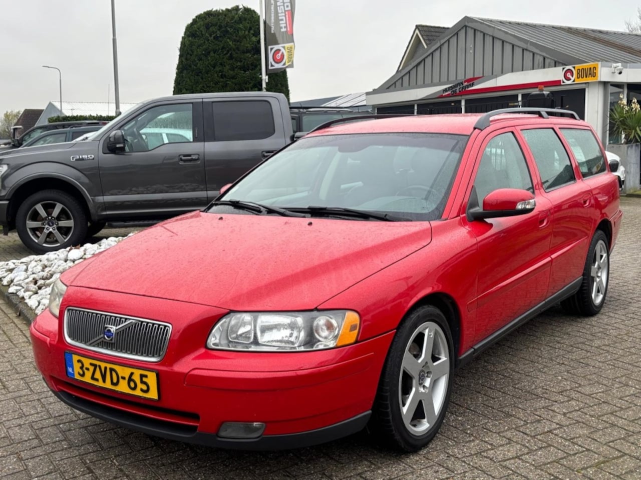 Volvo V70 - 2.4D Edition Youngtimer 2007 Rood Sportvelgen Rood - AutoWereld.nl