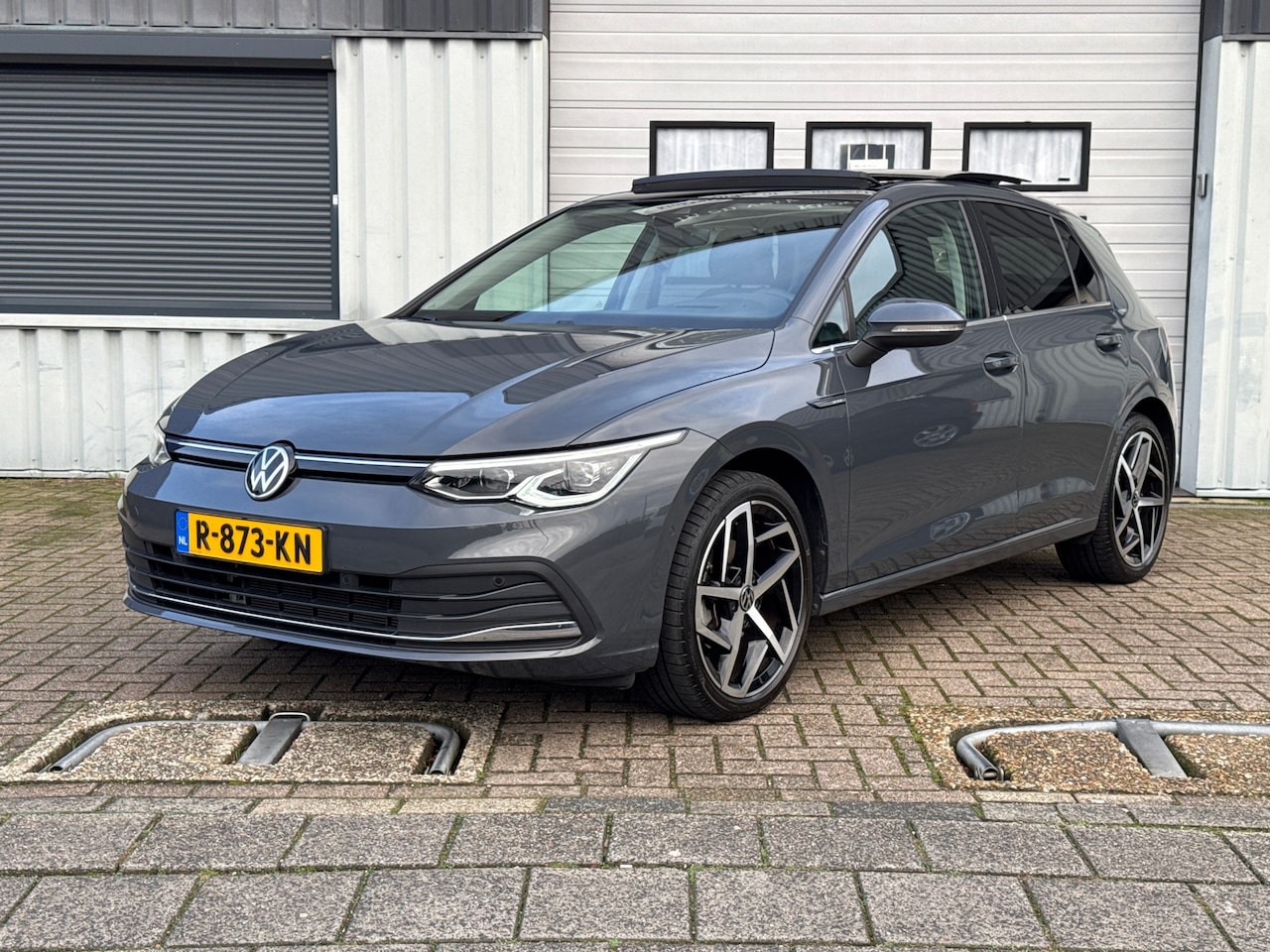 Volkswagen Golf - 1.5 eTSI Style Pano / Headup / Massage / IQ / Trekhaak / Carplay - AutoWereld.nl