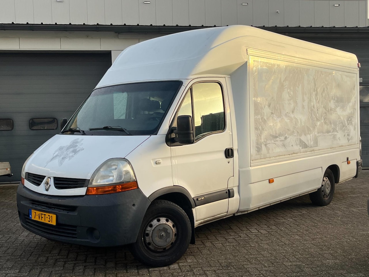 Renault Master - T35 2.5 dCi 120pk Koffer (BROKEN CLUTCH) - AutoWereld.nl