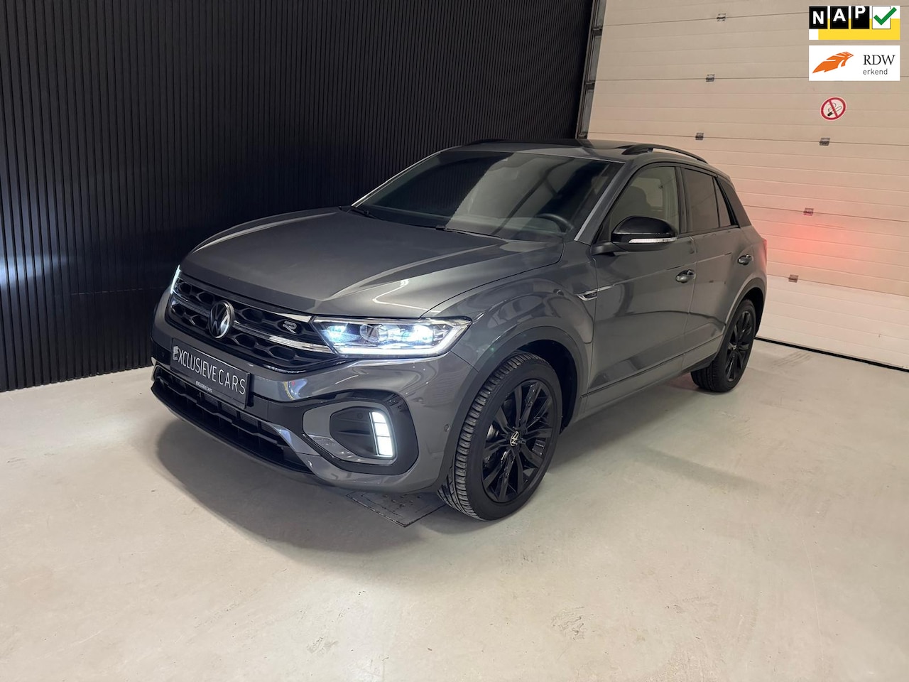 Volkswagen T-Roc - Volkswagen T-Roc 1.5 TSI 3xR-Line /pano/keyless/carplay/navi/ - AutoWereld.nl