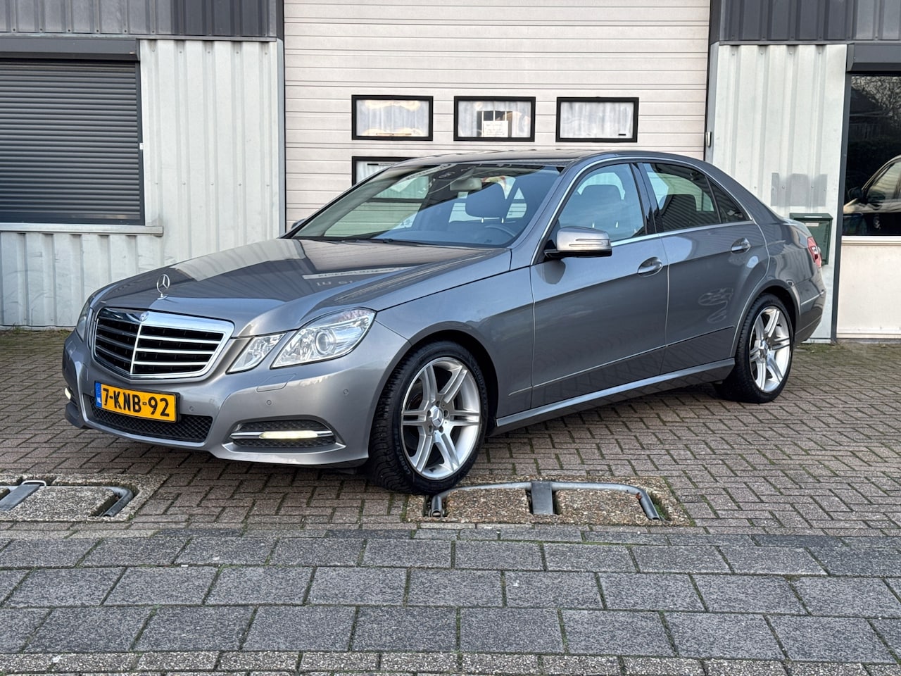 Mercedes-Benz E-klasse - 200 CGI Business Class Avantgarde Schuifdak / NWE Ketting / PDC / - AutoWereld.nl