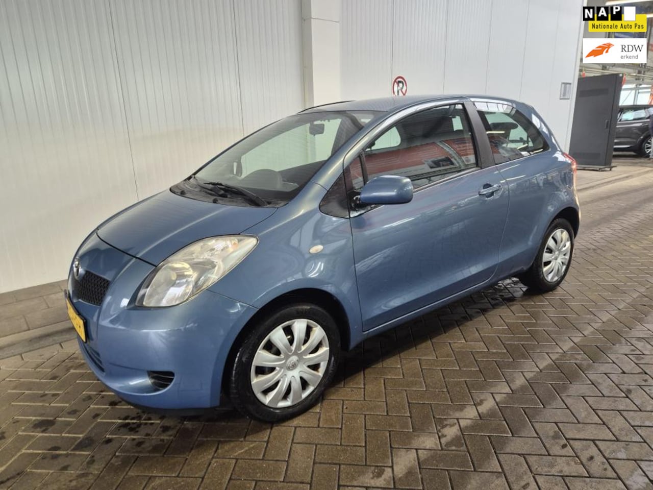 Toyota Yaris - 1.3 VVT-i Sol 1.3 VVTi Sol - AutoWereld.nl