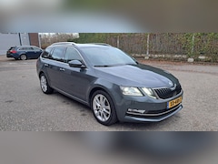 Skoda Octavia Combi - 1.0 TSI Greentech Style Business DSG-7 / Canton/ APK 01-2027 / Cam