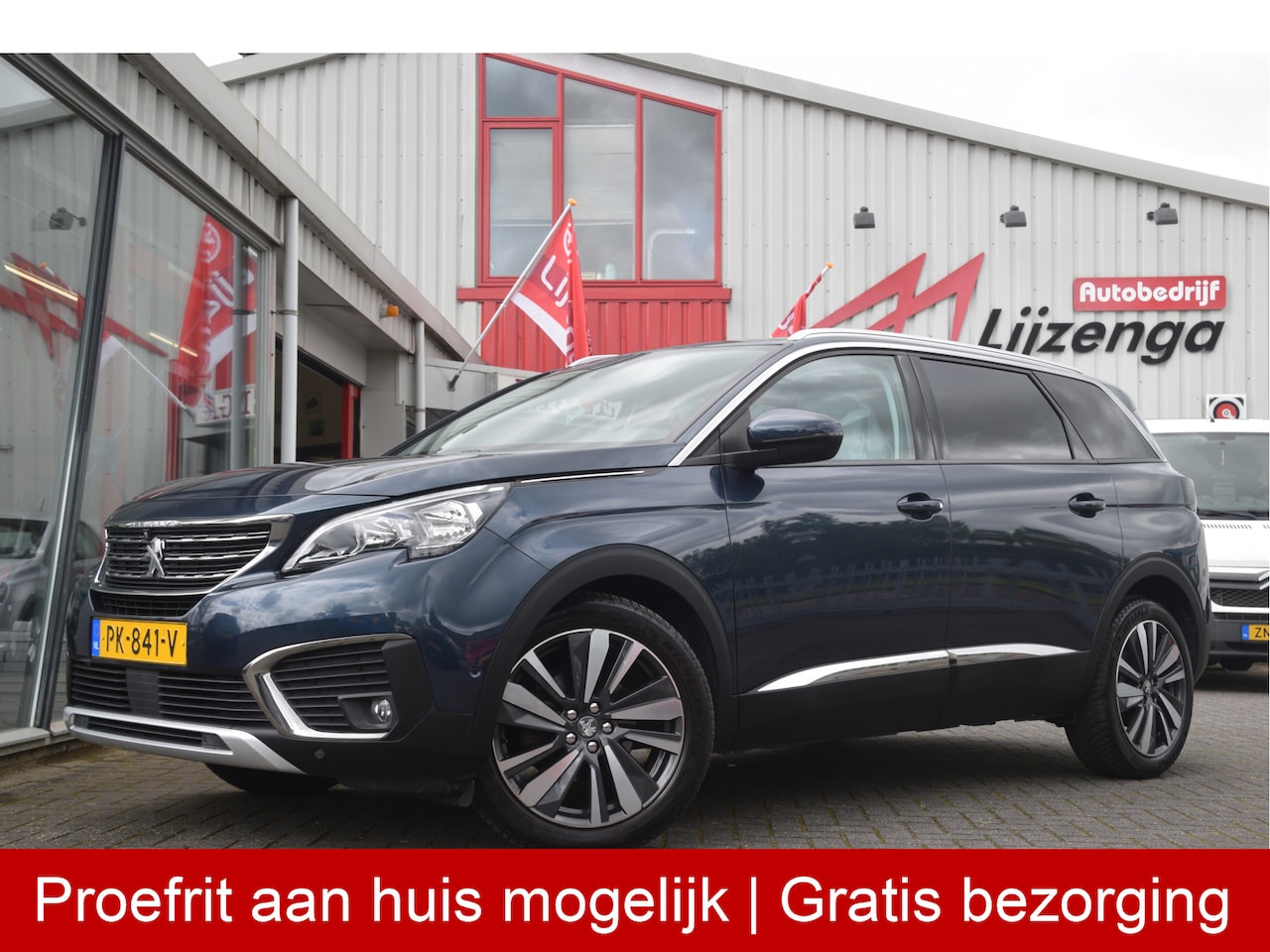 Peugeot 5008 - 1.2 PureTech Blue Lease Premium Carplay | Navi | 19 inch | Bluetooth | Keyless | Trekhaak - AutoWereld.nl