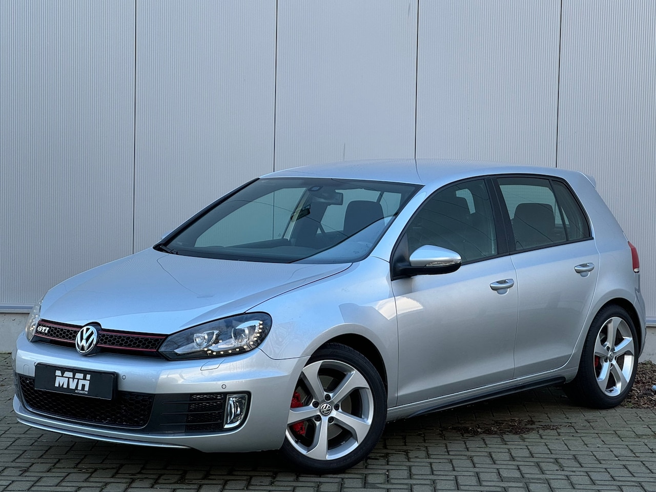 Volkswagen Golf - 2.0 GTI 2011 - Carplay - PDC - LED - Xenon - 6BAK - 5DRS - AutoWereld.nl