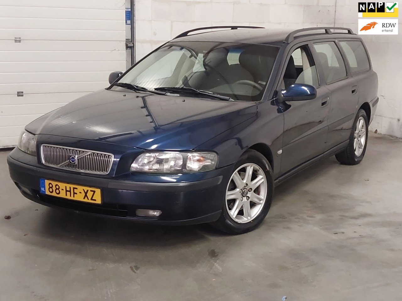 Volvo V70 - 2.4 Comfort Line 2001 Airco Automaat NW APK - AutoWereld.nl