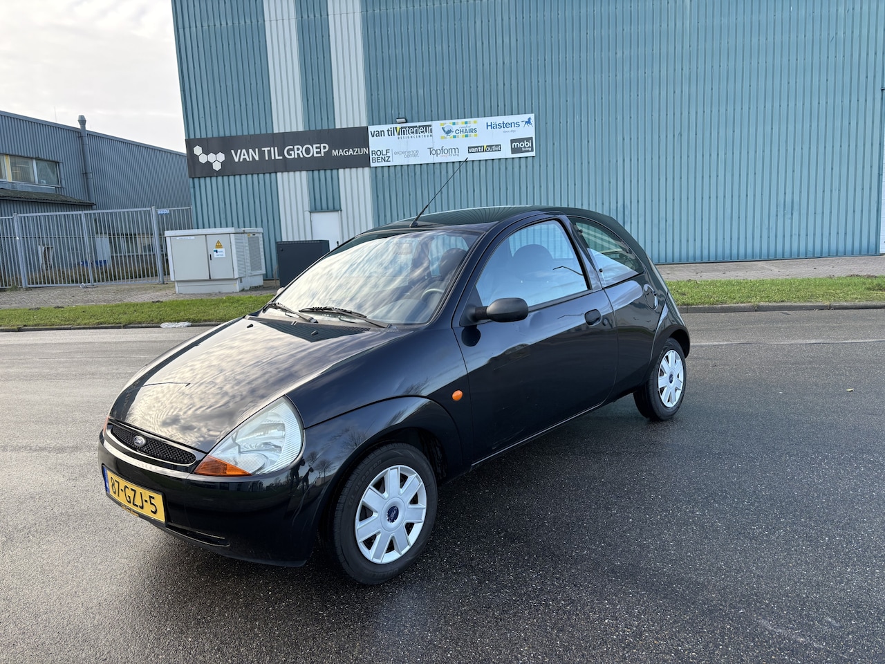 Ford Ka - 1.3i Cool & Sound 60 PK. Zuinige en fijn rijdende auto !!! - AutoWereld.nl