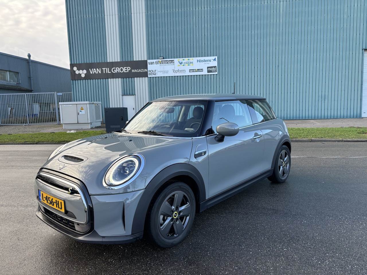 MINI Mini-Electric - Essential 33 kWh 184 PK. Zeer leuke Mini Electric!!! - AutoWereld.nl