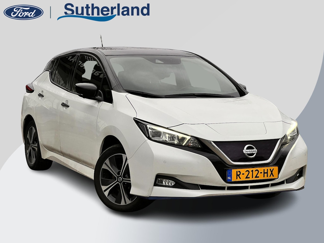 Nissan LEAF - e+ Tekna 62 kWh | voorstoelen verwarmd | Achteruitrijcamera | Full LED | Adaptive Cruise C - AutoWereld.nl