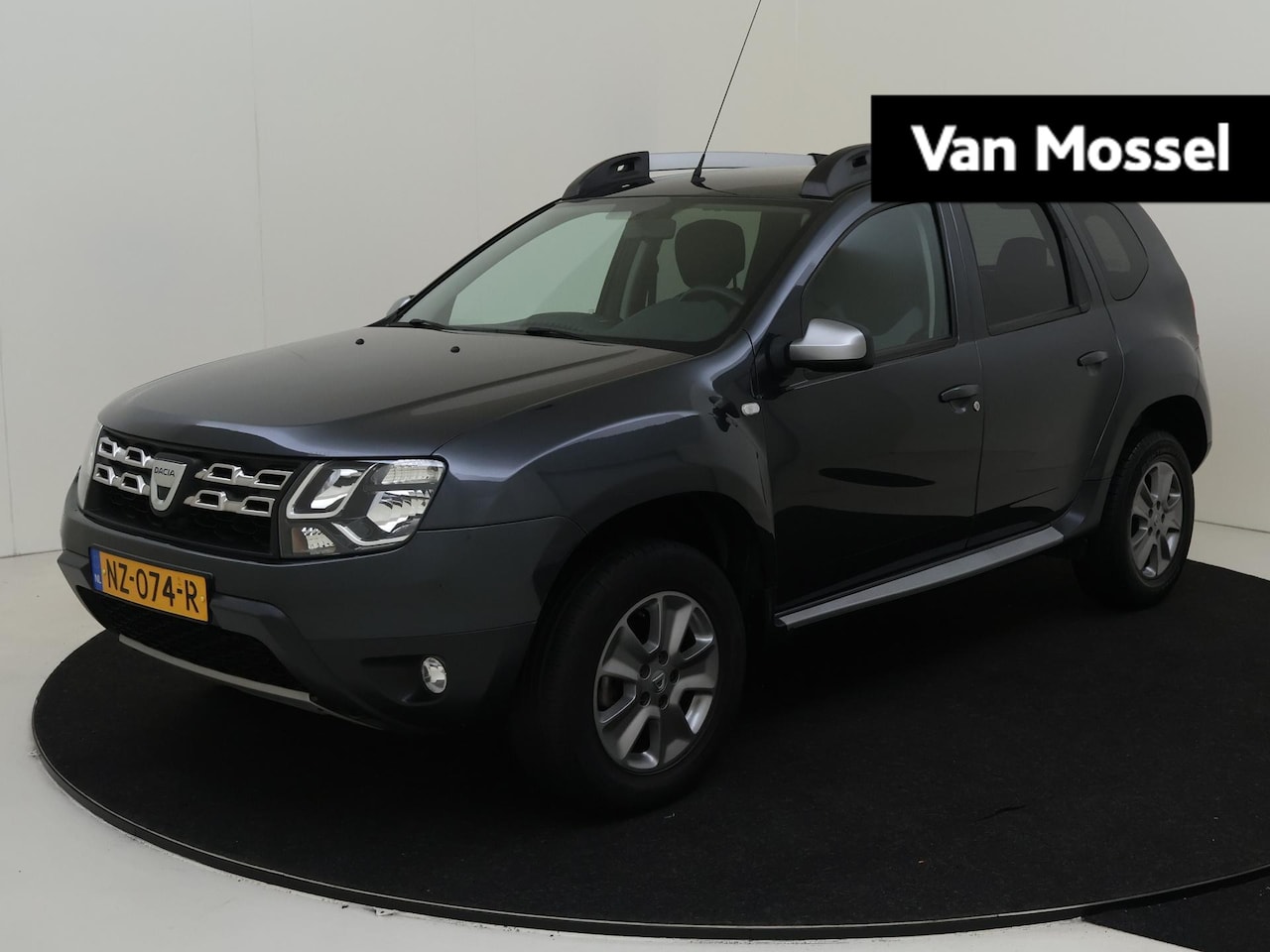 Dacia Duster - 1.2 TCe 125 PK 4x2 Lauréate Airco / Cruise Control / Radio / Bluetooth Telefoon / TREKHAAK - AutoWereld.nl