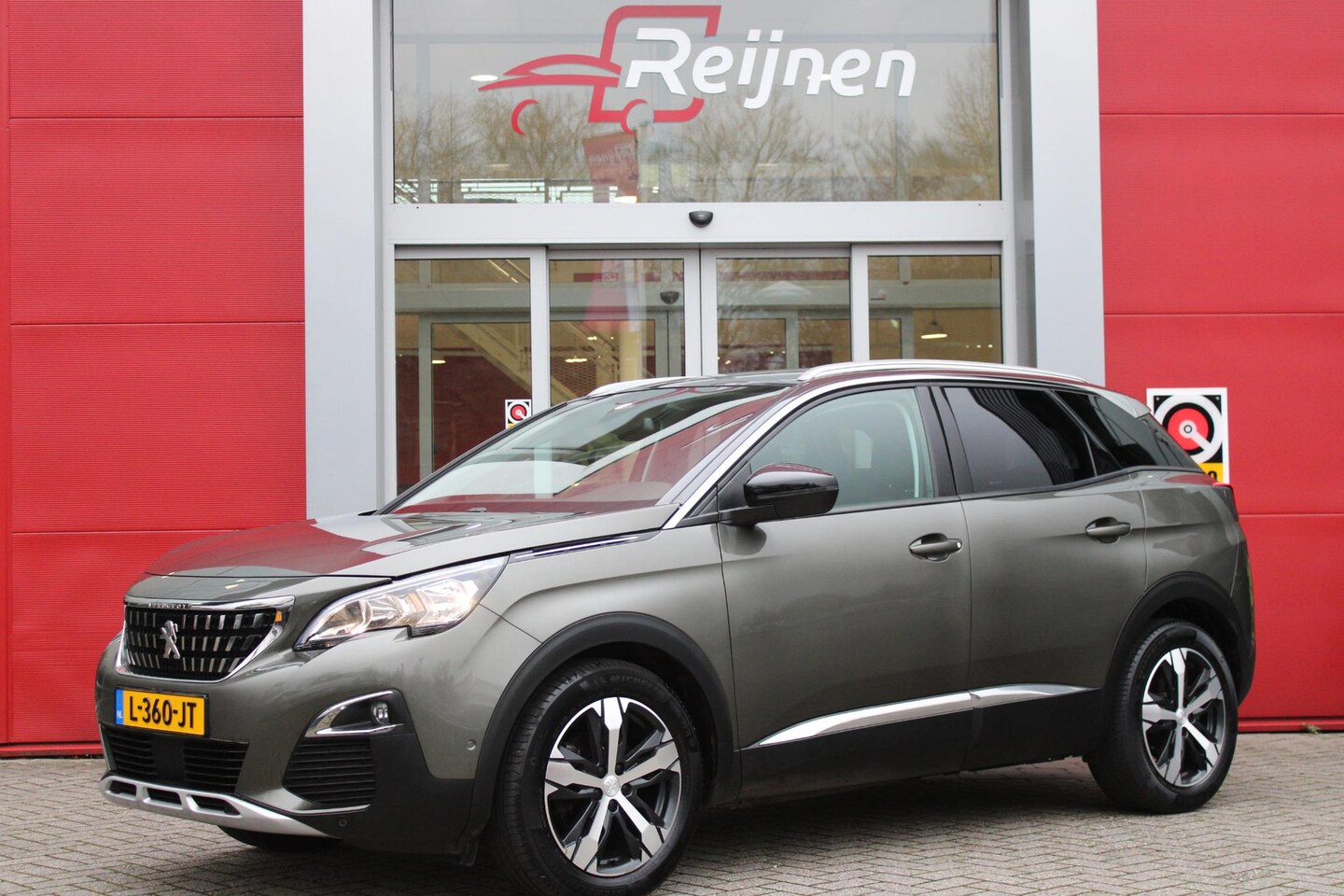 Peugeot 3008 - 1.2 130PK AUTOMAAT CROSSWAY | AFNEEMBARE TREKHAAK | ACHTERUITRIJ CAMERA | DAB+ RADIO | NAV - AutoWereld.nl