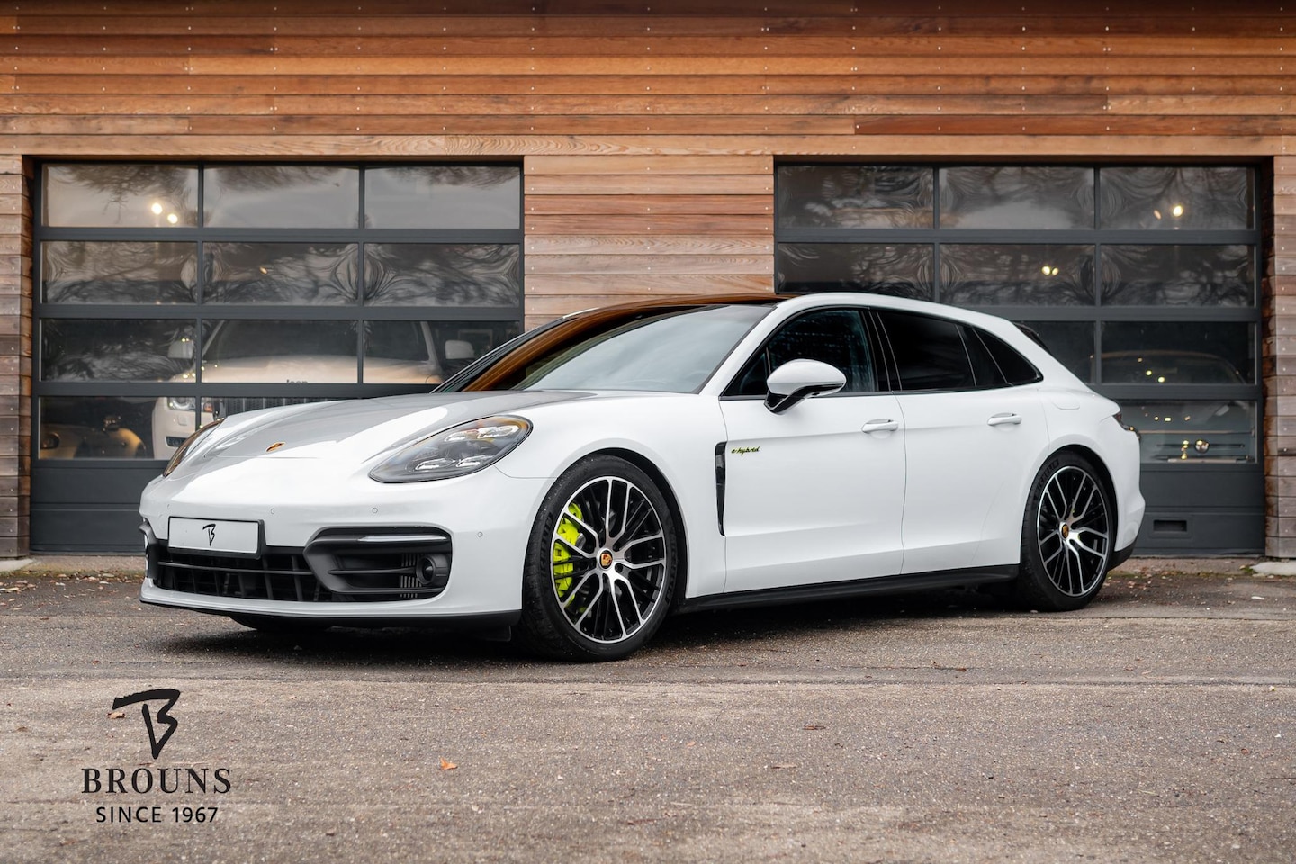 Porsche Panamera Sport Turismo - 2.9 4S E-Hybrid 2.9 4S E-Hybrid 560pk - AutoWereld.nl