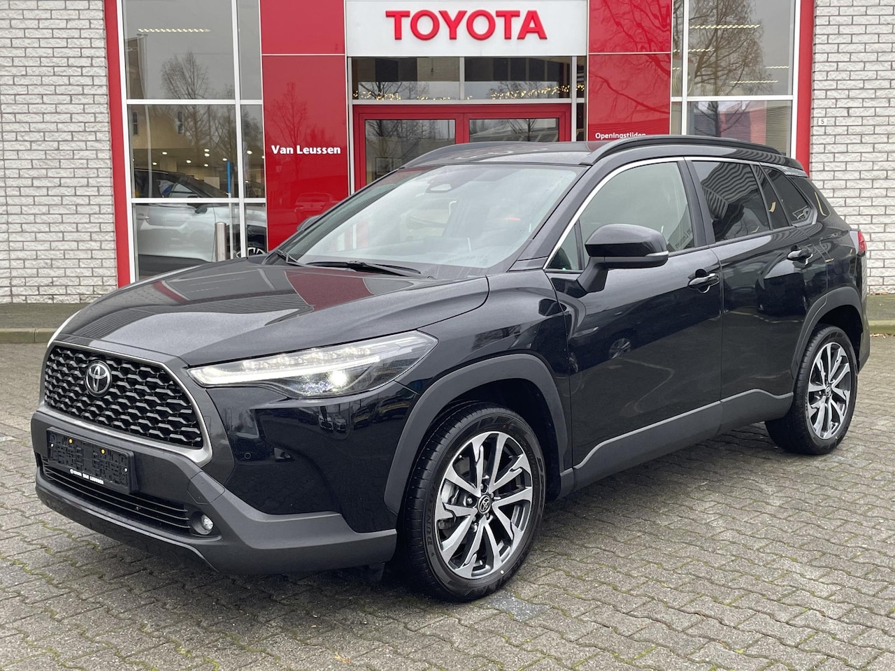 Toyota Corolla Cross - HYBRID 140 STYLE + PREMIUM PACK STOEL/STUURVERW PARK-SENSOREN BLIND-SPOT NAVI APPLE/ANDROI - AutoWereld.nl