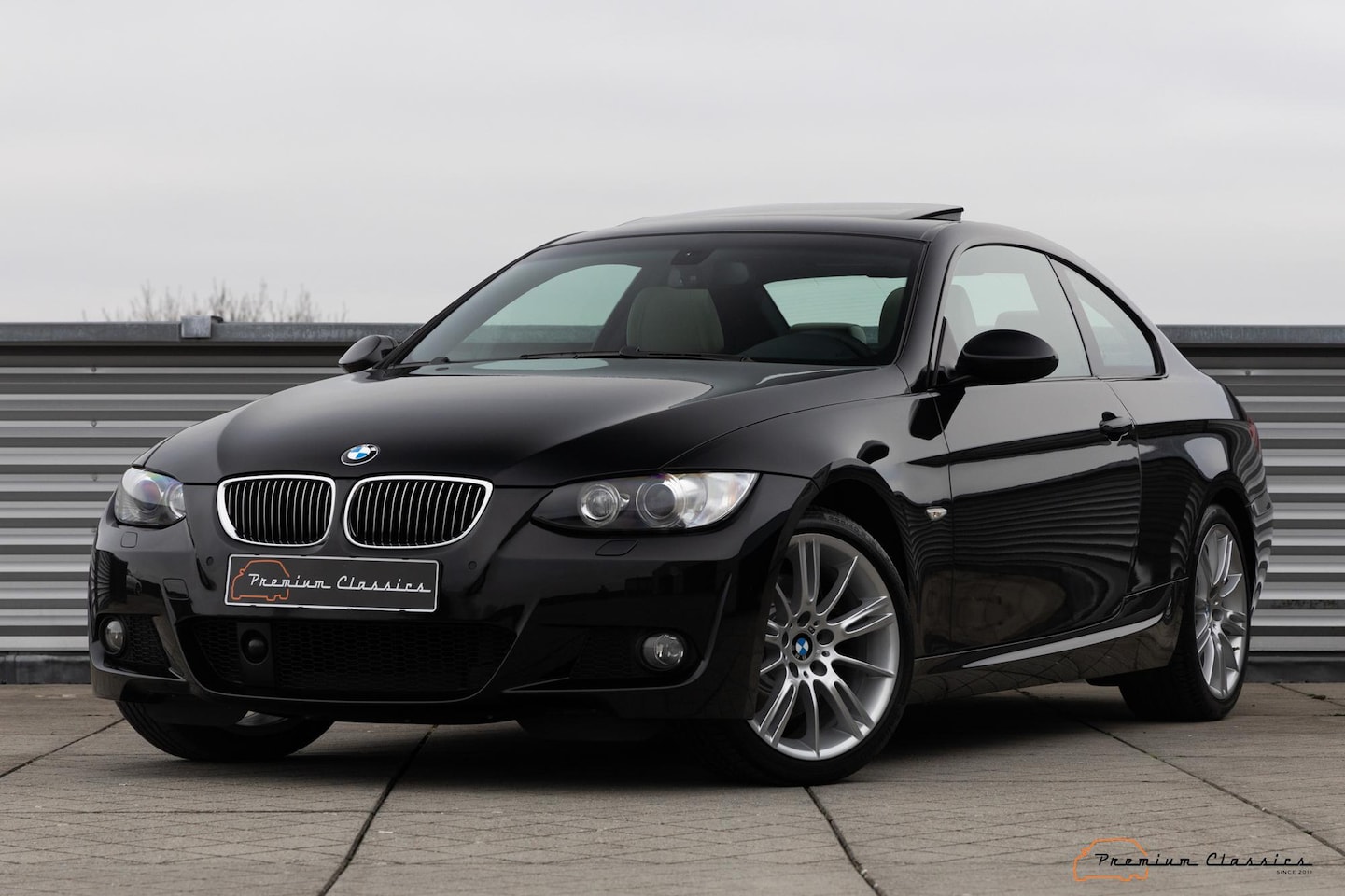 BMW 3-serie Coupé - 330xi High Executive E92 | 78.000KM | M-Sport | Sunroof | HiFi | Swiss Delivered - AutoWereld.nl