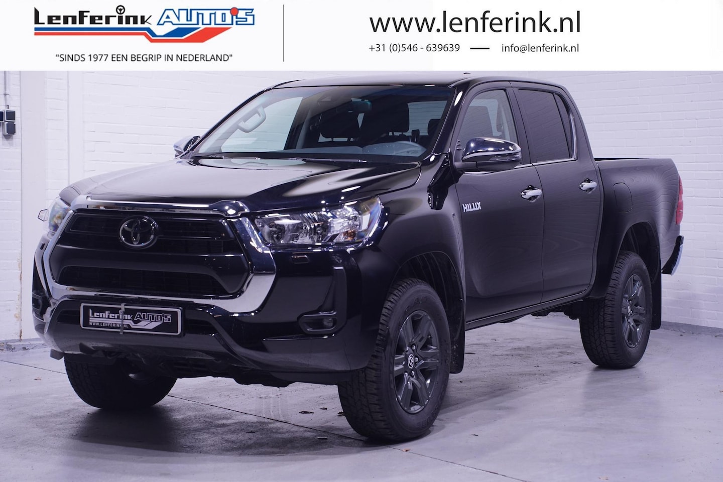 Toyota HiLux - 2.4 D4-D 150 pk 4x4 Automaat Grijs Kenteken BPM Vrij, Camera, Apple Carplay, 17" LMV, Crui - AutoWereld.nl