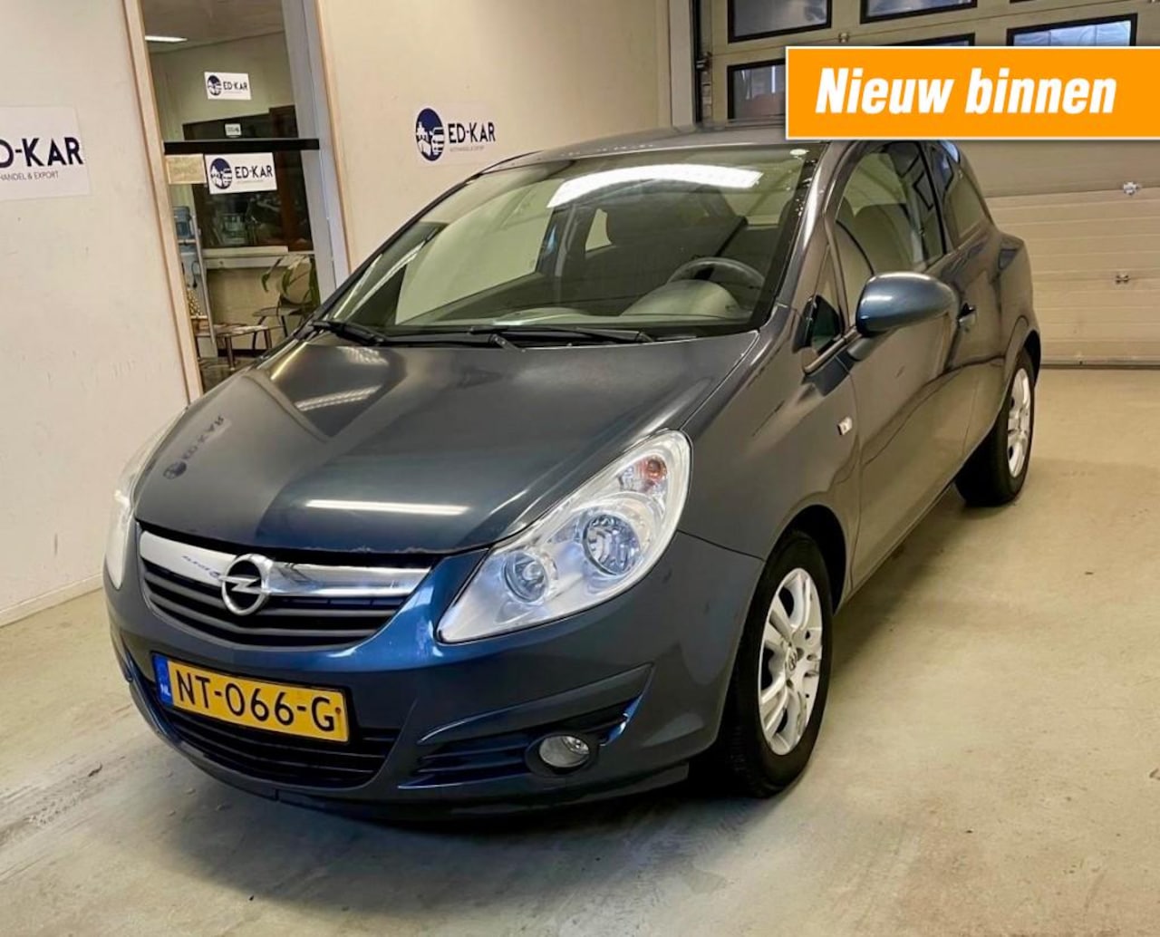 Opel Corsa - 1.2-16V Edition AIRCO 3DRS LMV APK 5-2025 - AutoWereld.nl