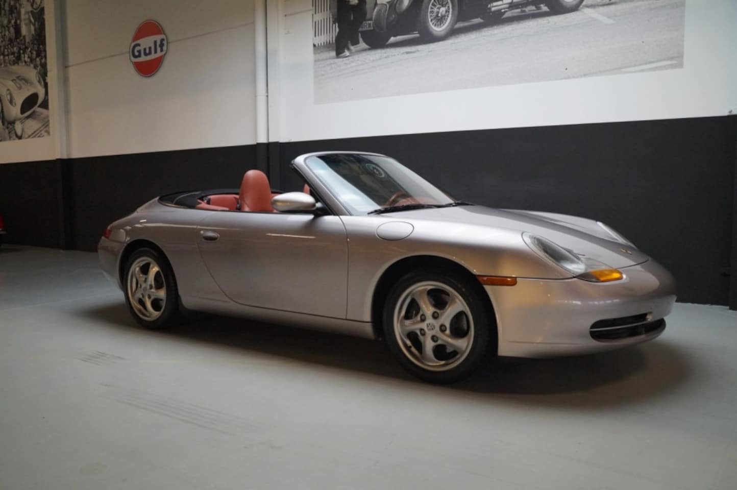 Porsche 911 - 996 Carrera 2 Convertible - Manual !! Stunning Example (2001) - AutoWereld.nl