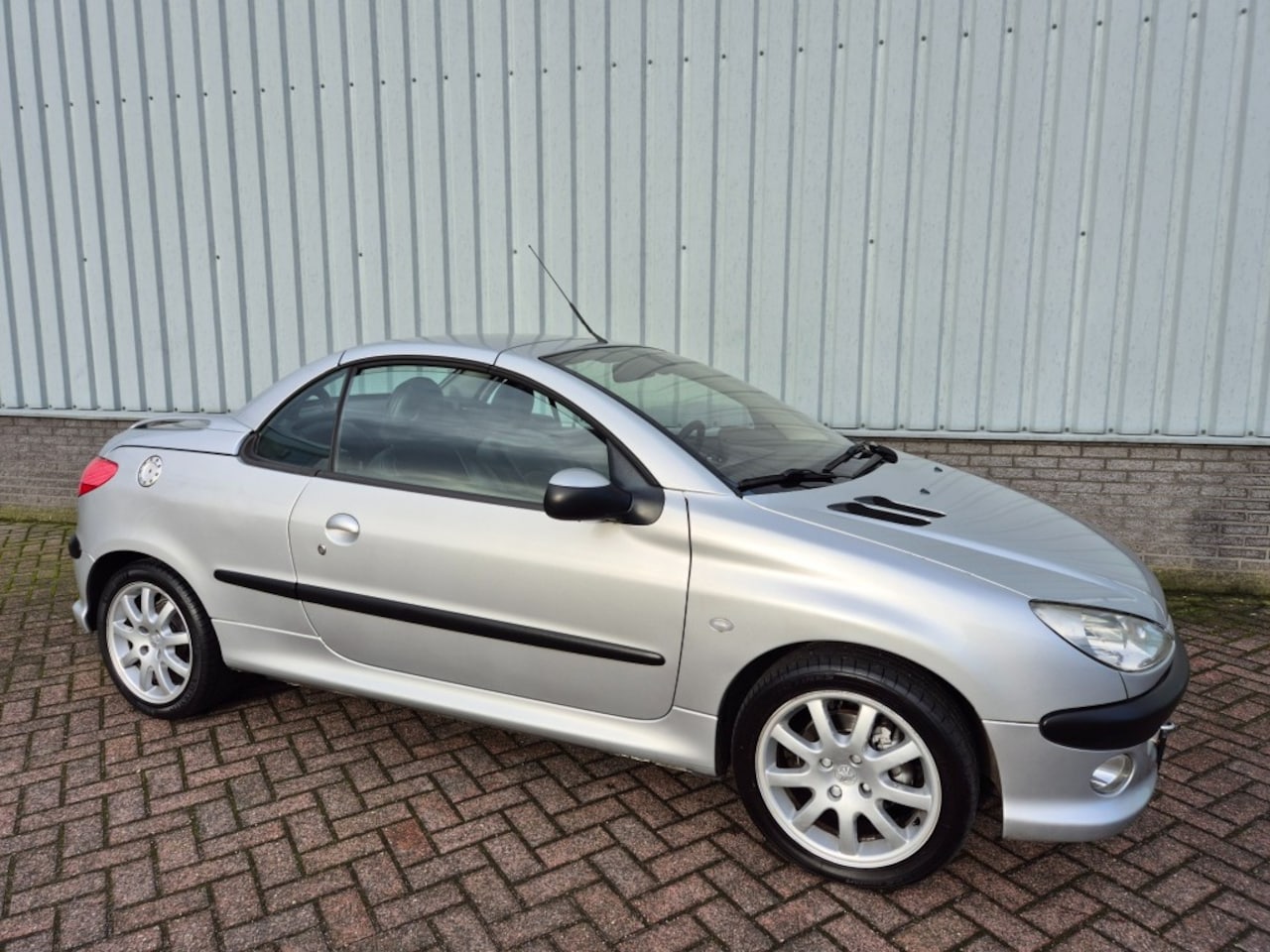 Peugeot 206 - 2.0 16V Airco - AutoWereld.nl