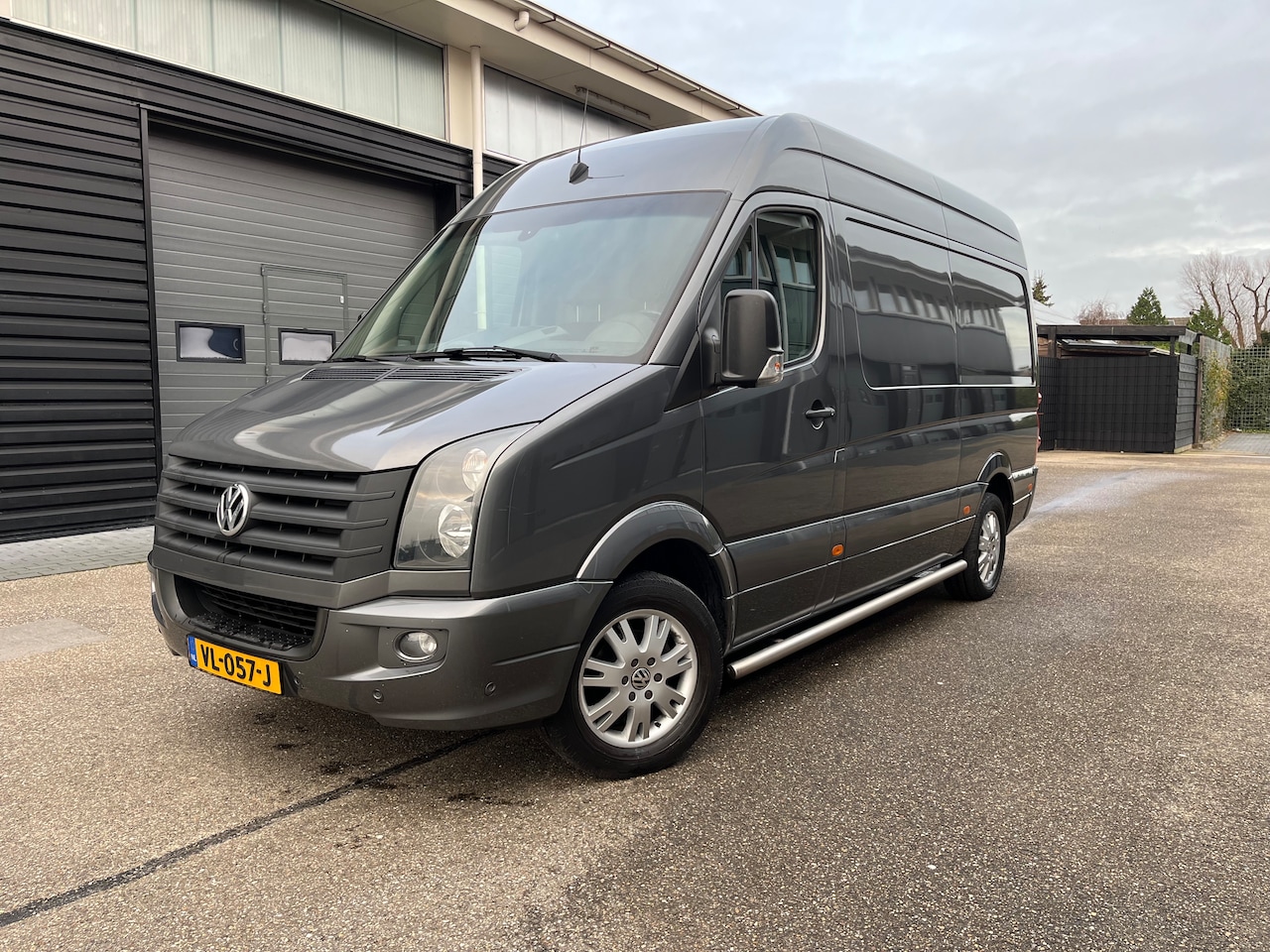 Volkswagen Crafter - 32 2.0 TDI L2H2 DC Volkswagen Crafter 2.0 TDI, L2 H2 Navi, Cruise, PDC V+A, Camera! - AutoWereld.nl