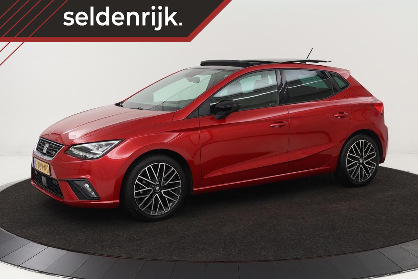 Seat Ibiza - 1.0 TSI FR Intens | Panoramadak | Trekhaak | Adaptive cruise | Beats Sound | Virtual Cockp - AutoWereld.nl